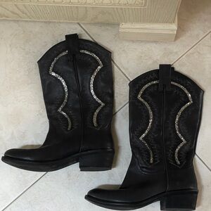 Reba black leather cowboy boots 6.5